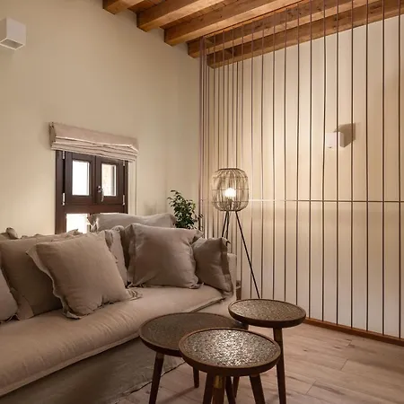 Апартаменты San Antonio Luxury Apartments, Medieval Town